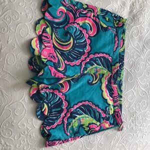 LILLY P MAGNOLIA SHORTS, SIZE 8